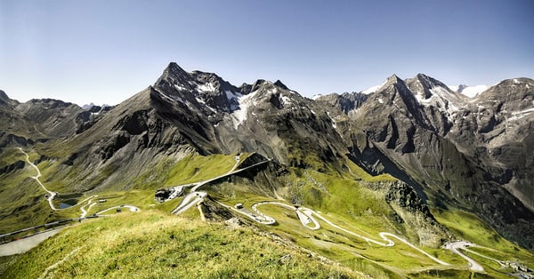 5 MOST SCENIC ROUTES IN THE WORLD